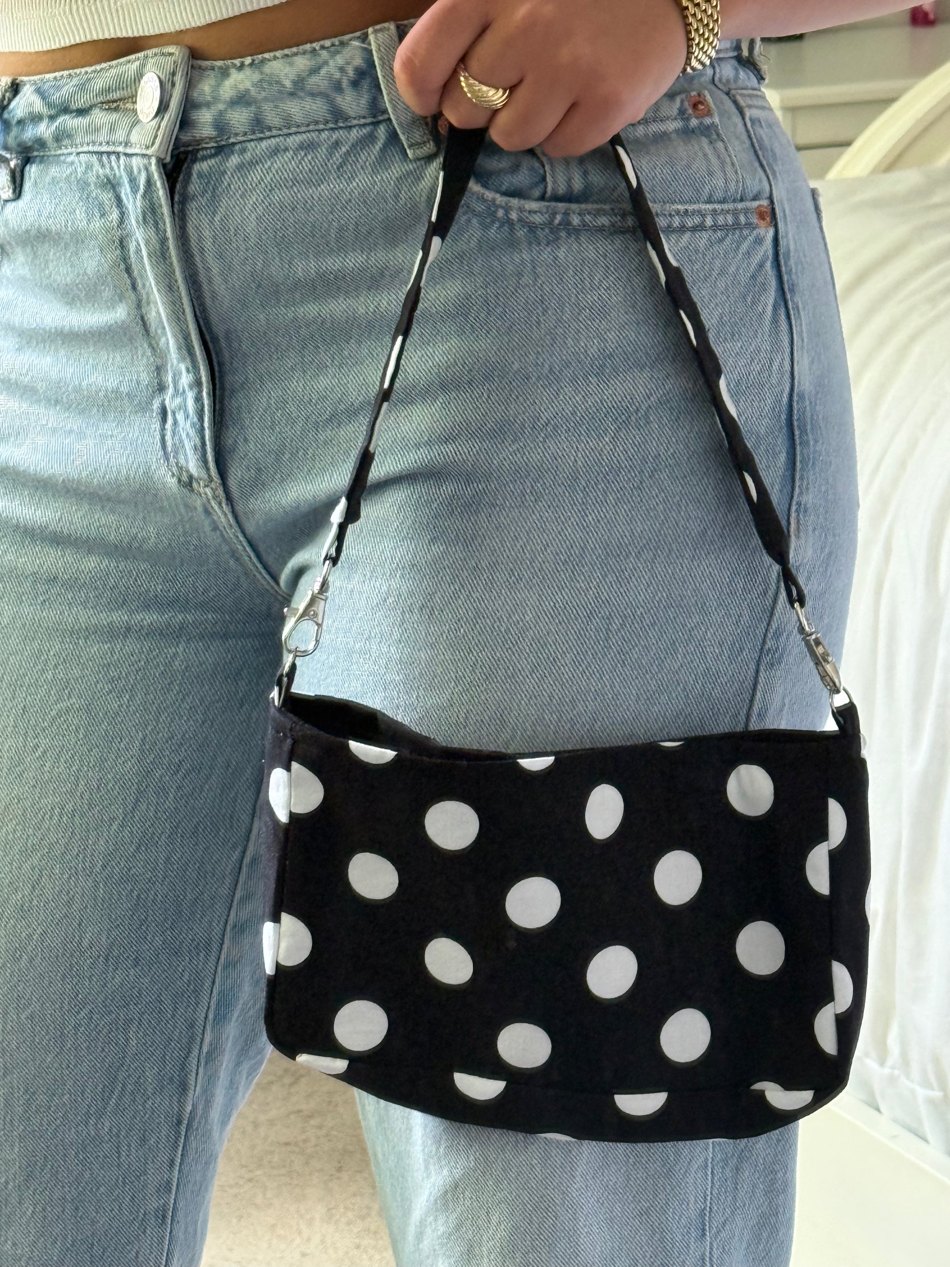 Classic Shoulder Bag: Noir